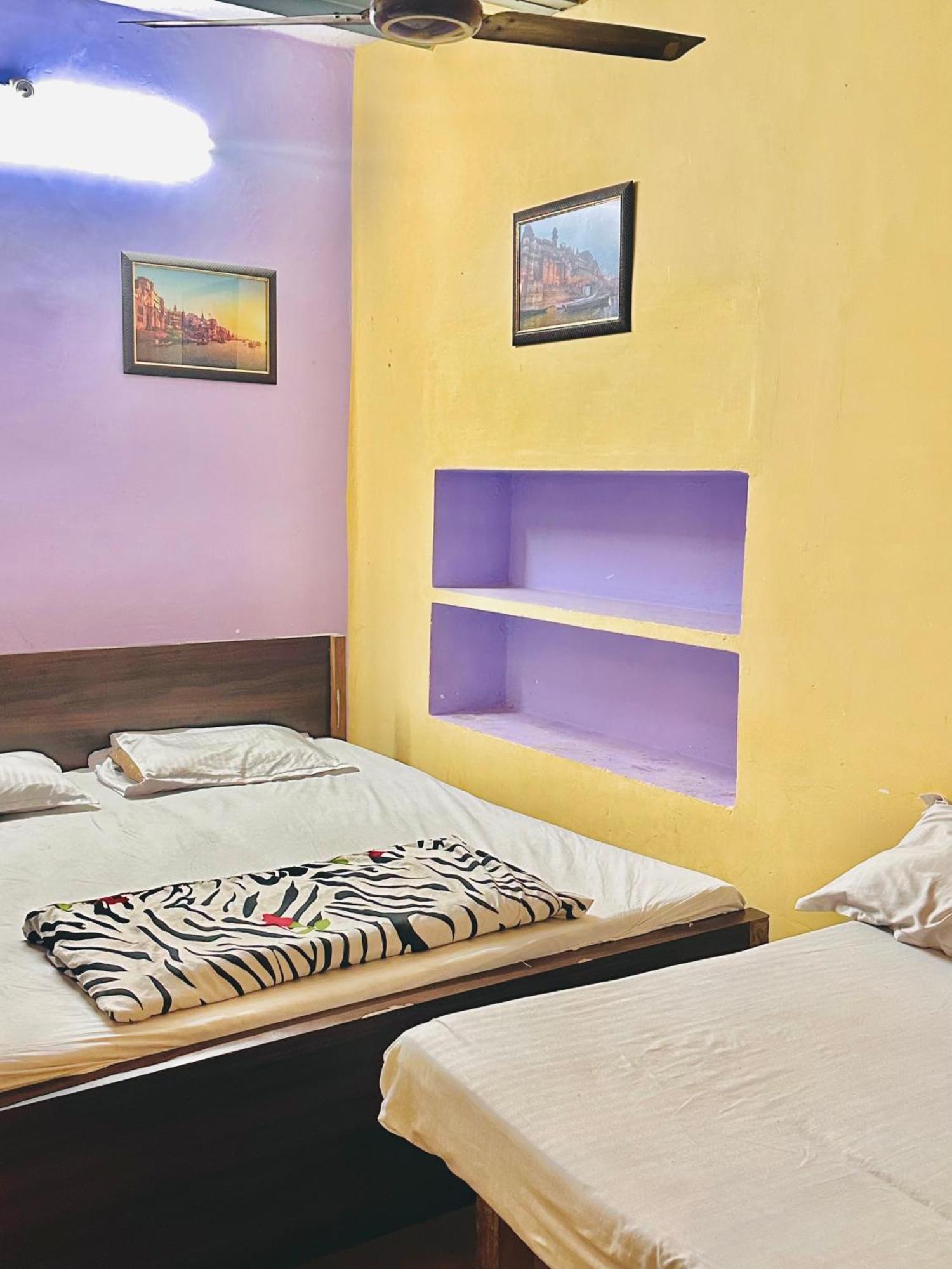 Home Stay Suraj Inn Varanasi Exteriör bild